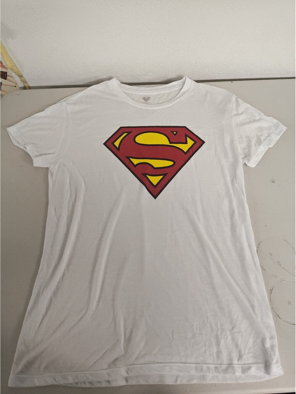 Superman Logo Women’s T Shirt Medium White Soft Lightweight DC Comics